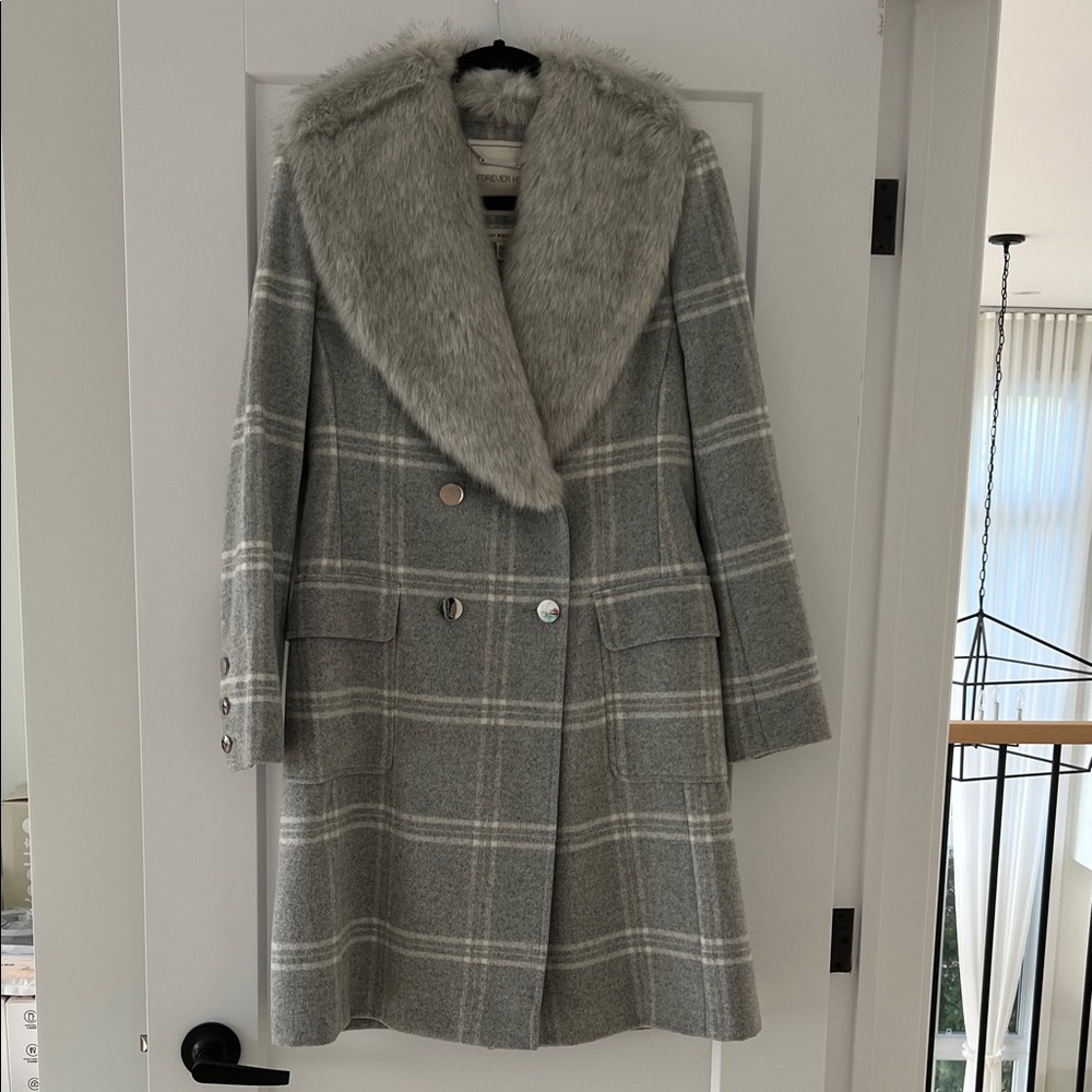 Forever New Gray Plaid Trench Coat with Faux Fur Collar